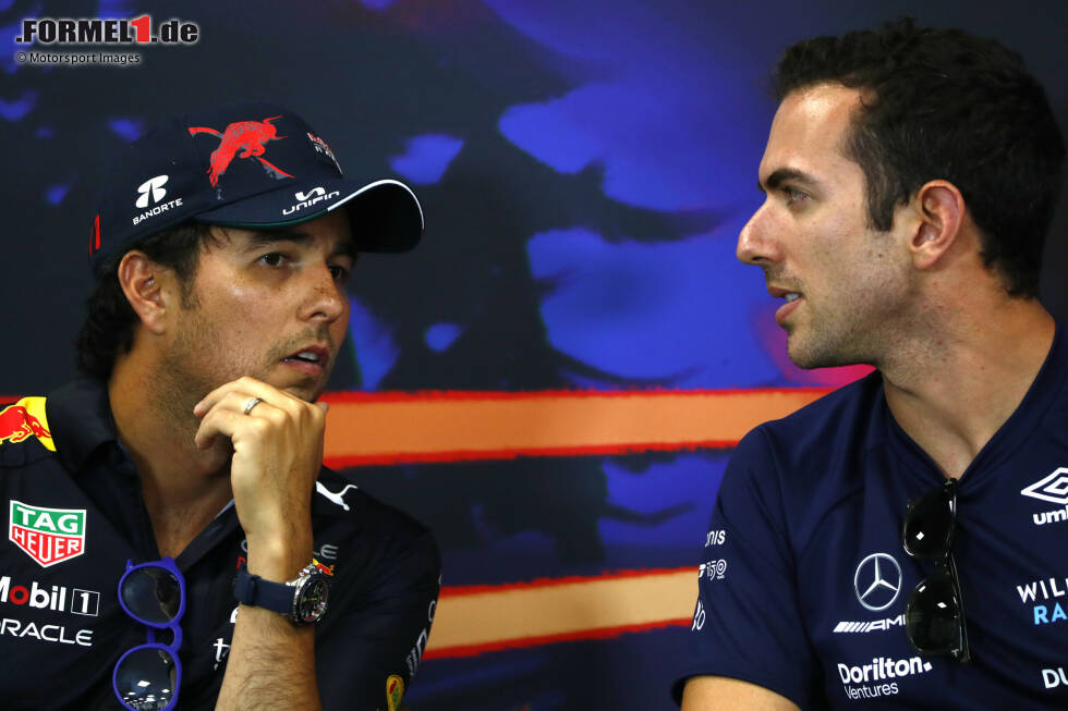 Foto zur News: Sergio Perez (Red Bull) und Nicholas Latifi (Williams)