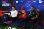 Foto zur News: Nikolas Tombazis (FIA) und Christian Horner (Red Bull)