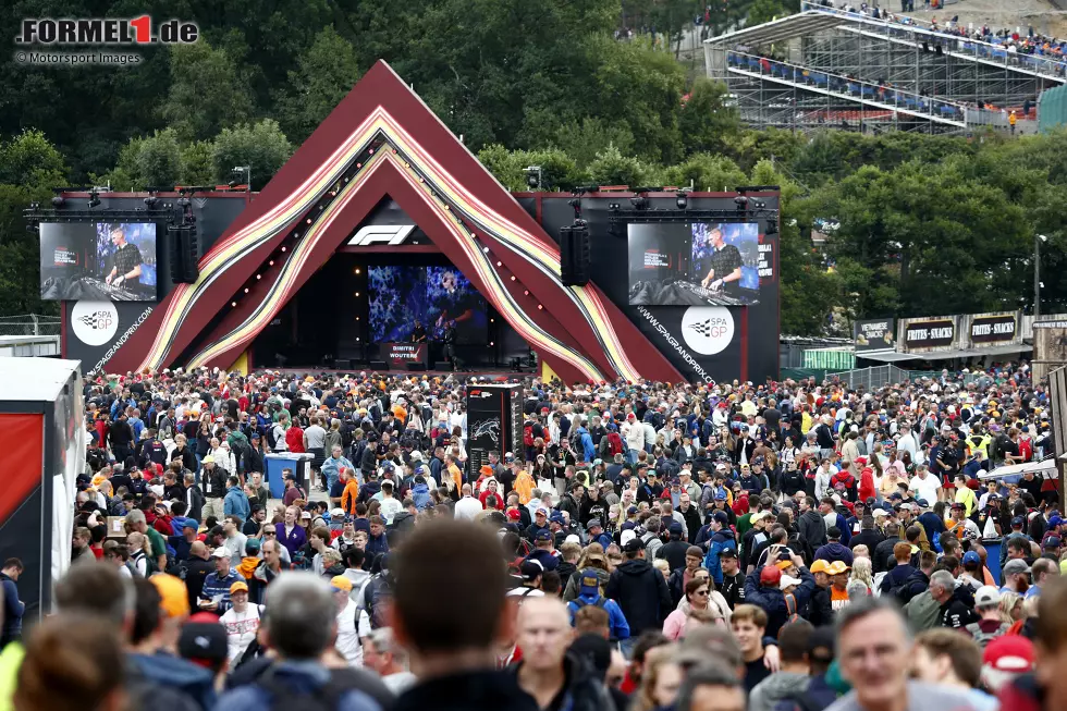 Foto zur News: Fans in Spa