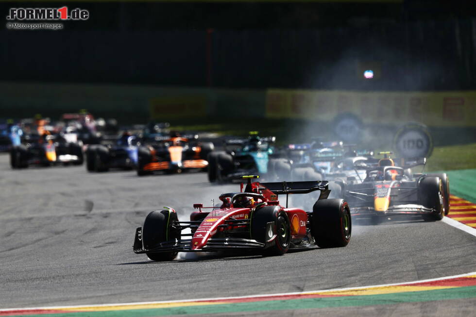 Foto zur News: Carlos Sainz (Ferrari), Sergio Perez (Red Bull) und George Russell (Mercedes)