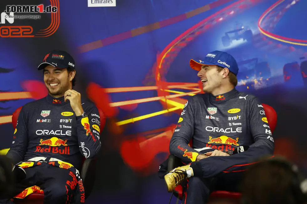 Foto zur News: Sergio Perez (Red Bull) und Max Verstappen (Red Bull)