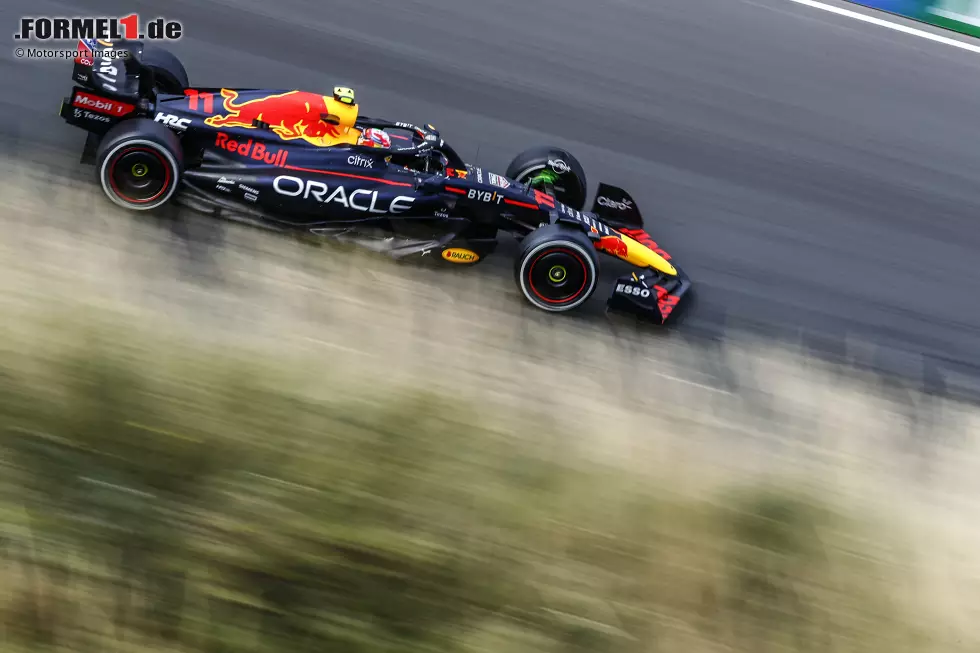 Foto zur News: Sergio Perez (Red Bull)