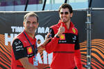Foto zur News: Marc Gene und Antonio Giovinazzi (Ferrari)