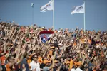 Foto zur News: Fans in Zandvoort