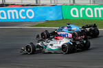 Foto zur News: Fernando Alonso (Alpine) und George Russell (Mercedes)