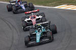 Foto zur News: Sebastian Vettel (Aston Martin), Valtteri Bottas (Alfa Romeo) und Nicholas Latifi (Williams)