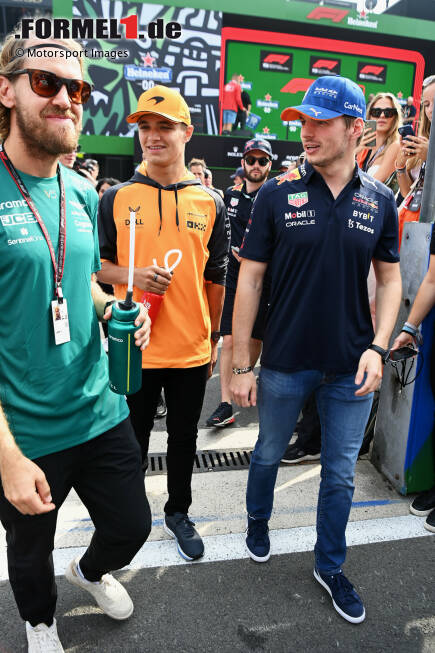 Foto zur News: Sebastian Vettel (Aston Martin), Lando Norris (McLaren) und Max Verstappen (Red Bull)