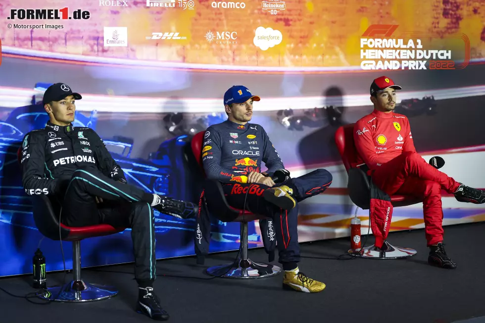 Foto zur News: George Russell (Mercedes), Max Verstappen (Red Bull) und Charles Leclerc (Ferrari)