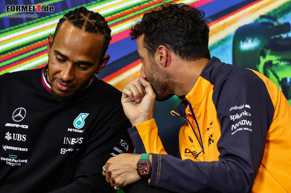 Foto zur News: Lewis Hamilton (Mercedes) und Daniel Ricciardo (McLaren)