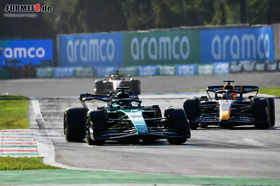 Foto zur News: Lance Stroll (Aston Martin) und Max Verstappen (Red Bull)