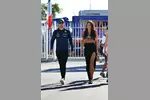 Foto zur News: Nicholas Latifi (Williams) mit Freundin Sandra Dziwiszek