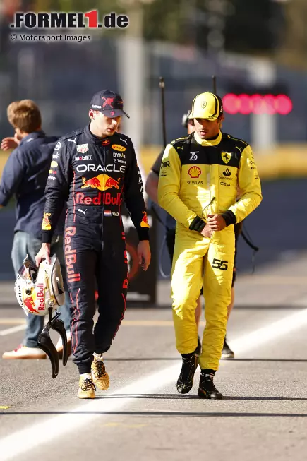 Foto zur News: Max Verstappen (Red Bull) und Carlos Sainz (Ferrari)