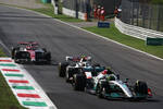 Foto zur News: Lewis Hamilton (Mercedes), Mick Schumacher (Haas) und Valtteri Bottas (Alfa Romeo)