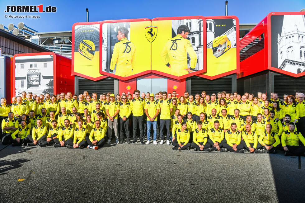 Foto zur News: Ferrari-Gruppenbild in Monza