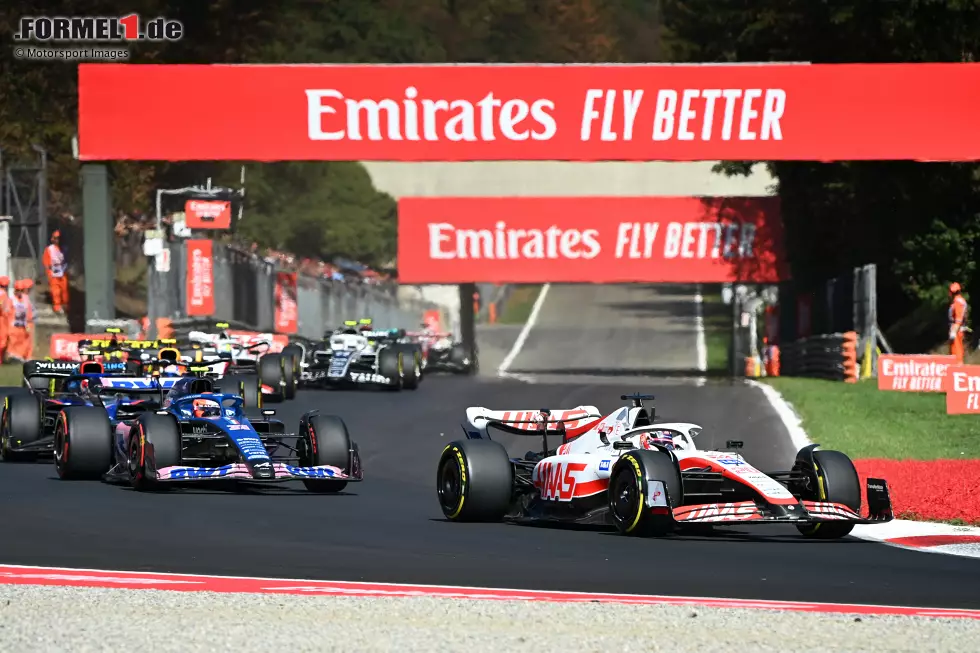 Foto zur News: Kevin Magnussen (Haas), Esteban Ocon (Alpine) und Nicholas Latifi (Williams)