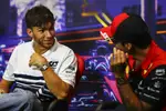 Foto zur News: Pierre Gasly (AlphaTauri) und Carlos Sainz (Ferrari)