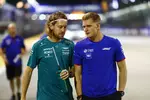 Foto zur News: Sebastian Vettel (Aston Martin) und Mick Schumacher (Haas)