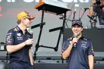 Foto zur News: Max Verstappen (Red Bull) und Sergio Perez (Red Bull)