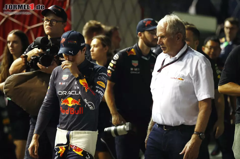 Foto zur News: Sergio Perez (Red Bull) und Helmut Marko