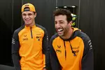 Foto zur News: Lando Norris (McLaren) und Daniel Ricciardo (McLaren)