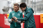 Foto zur News: Sebastian Vettel (Aston Martin) und Lance Stroll (Aston Martin)