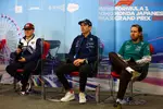 Foto zur News: Yuki Tsunoda (AlphaTauri), Nicholas Latifi (Williams) und Sebastian Vettel (Aston Martin)