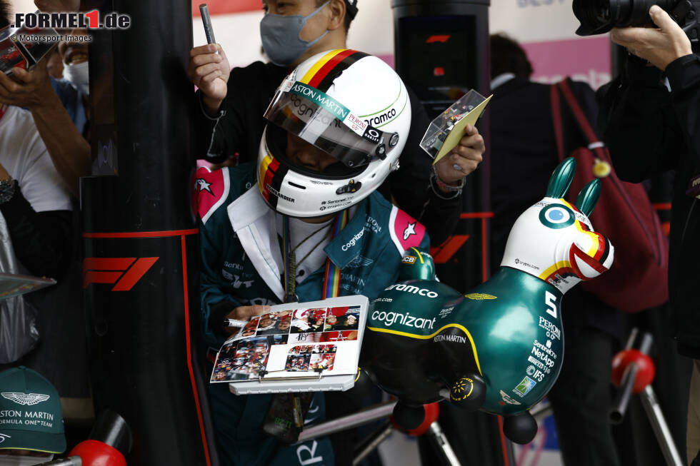 Foto zur News: Fan von Sebastian Vettel (Aston Martin)