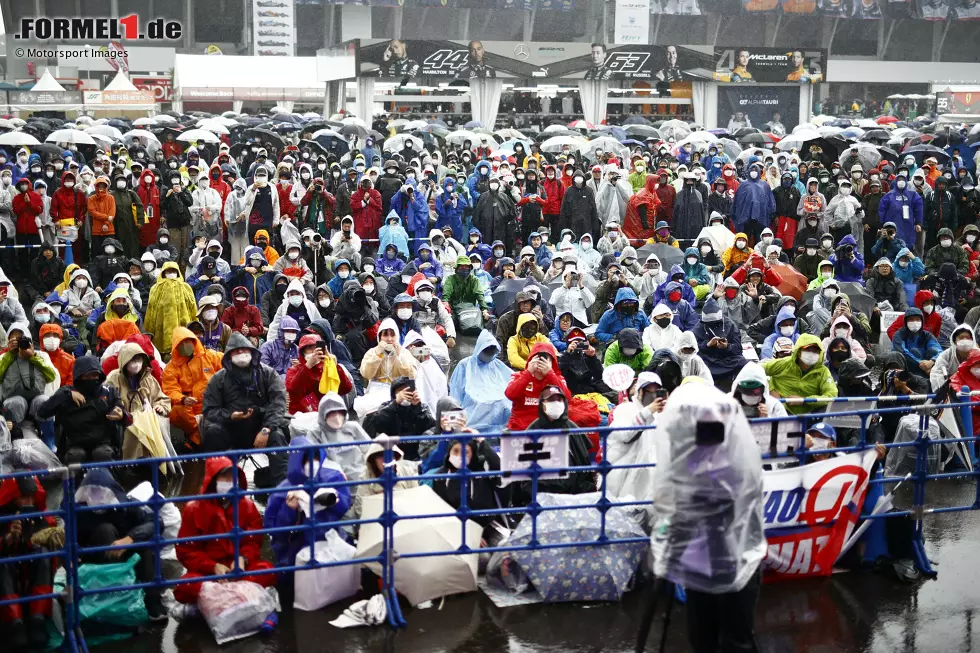 Foto zur News: Fans in Suzuka