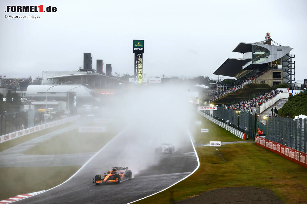 Foto zur News: Daniel Ricciardo (McLaren) und Yuki Tsunoda (AlphaTauri)