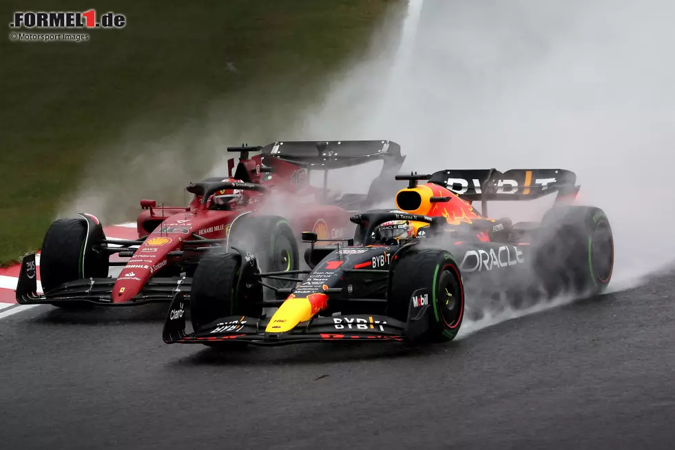 Foto zur News: Max Verstappen (Red Bull) und Charles Leclerc (Ferrari)