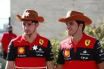 Foto zur News: Charles Leclerc (Ferrari) und Carlos Sainz (Ferrari)