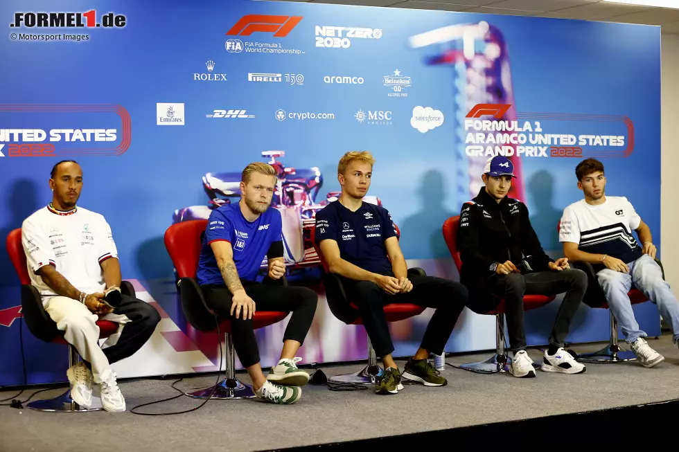 Foto zur News: Alexander Albon (Williams), Lewis Hamilton (Mercedes), Kevin Magnussen (Haas), Esteban Ocon (Alpine) und Pierre Gasly (AlphaTauri)