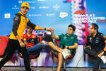 Foto zur News: Carlos Sainz (Ferrari), Lance Stroll (Aston Martin), Sergio Perez (Red Bull) und Lando Norris (McLaren)