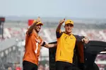 Foto zur News: Daniel Ricciardo (McLaren) und Lando Norris (McLaren)