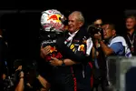 Foto zur News: Max Verstappen (Red Bull) und Helmut Marko