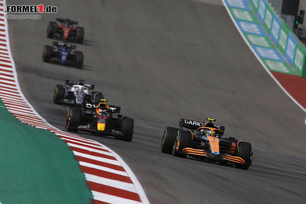 Foto zur News: Lando Norris (McLaren), Sergio Perez (Red Bull) und Pierre Gasly (AlphaTauri)