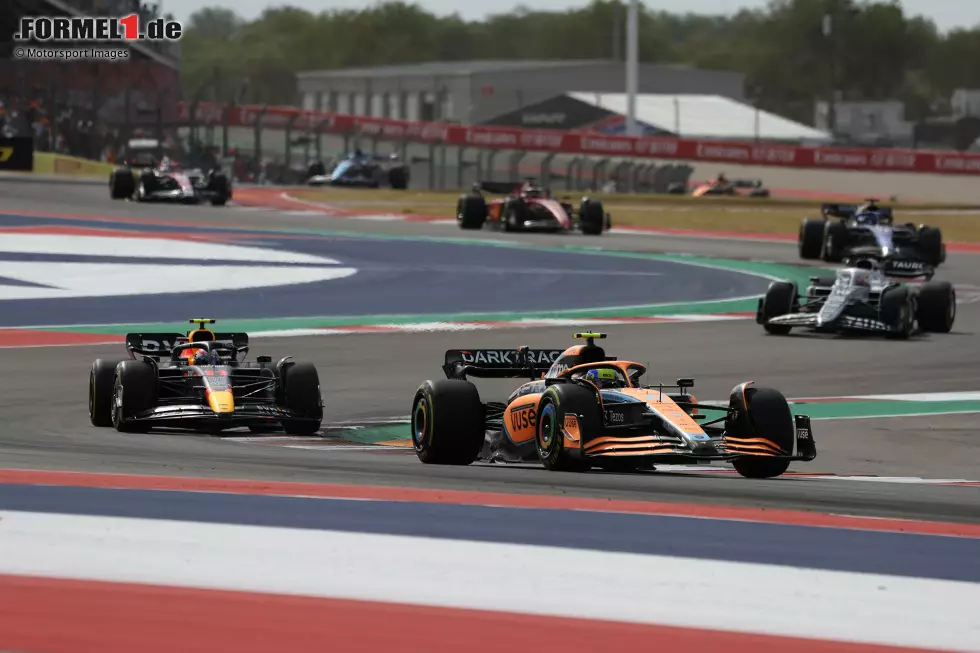 Foto zur News: Lando Norris (McLaren), Sergio Perez (Red Bull) und Pierre Gasly (AlphaTauri)