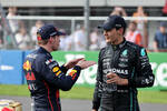 Foto zur News: George Russell (Mercedes) und Max Verstappen (Red Bull)