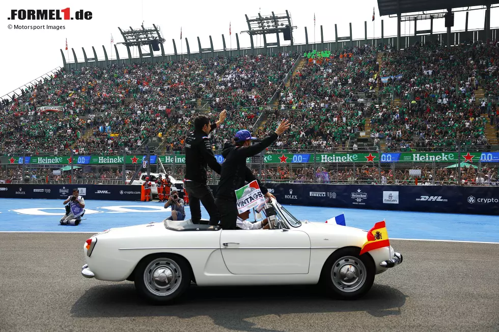 Foto zur News: Esteban Ocon (Alpine) und Fernando Alonso (Alpine)