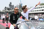 Foto zur News: George Russell (Mercedes) und Lewis Hamilton (Mercedes)