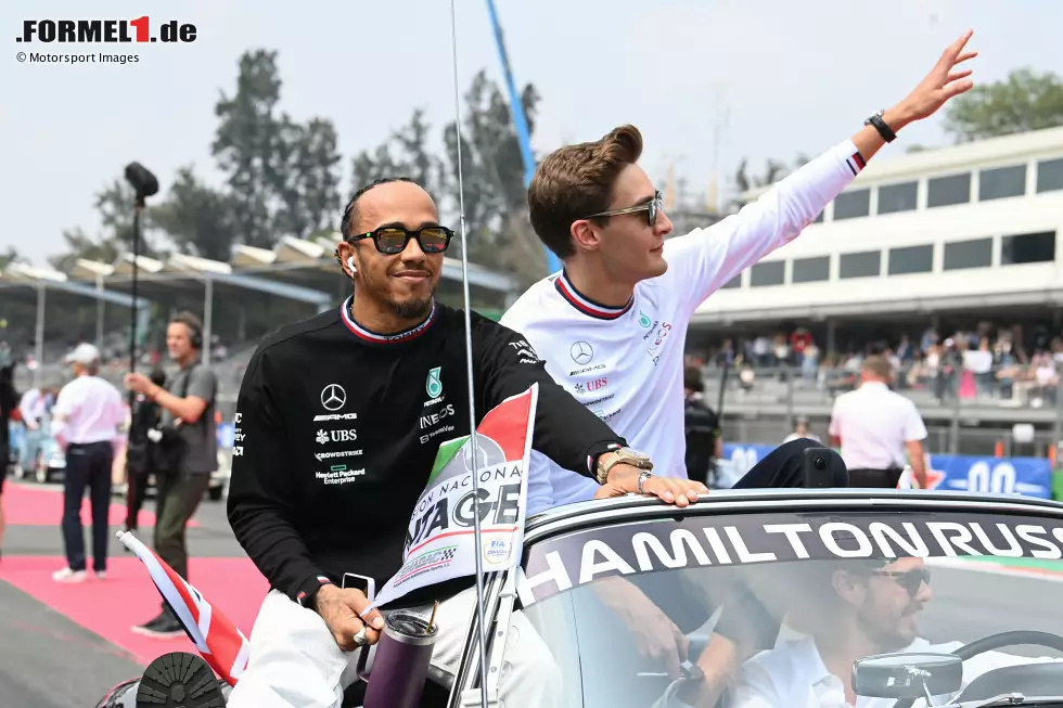 Foto zur News: George Russell (Mercedes) und Lewis Hamilton (Mercedes)