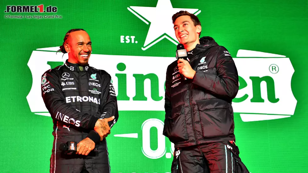 Foto zur News: Lewis Hamilton (Mercedes) und George Russell (Mercedes)