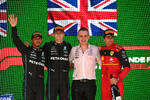 Foto zur News: Lewis Hamilton (Mercedes), George Russell (Mercedes) und Carlos Sainz (Ferrari)