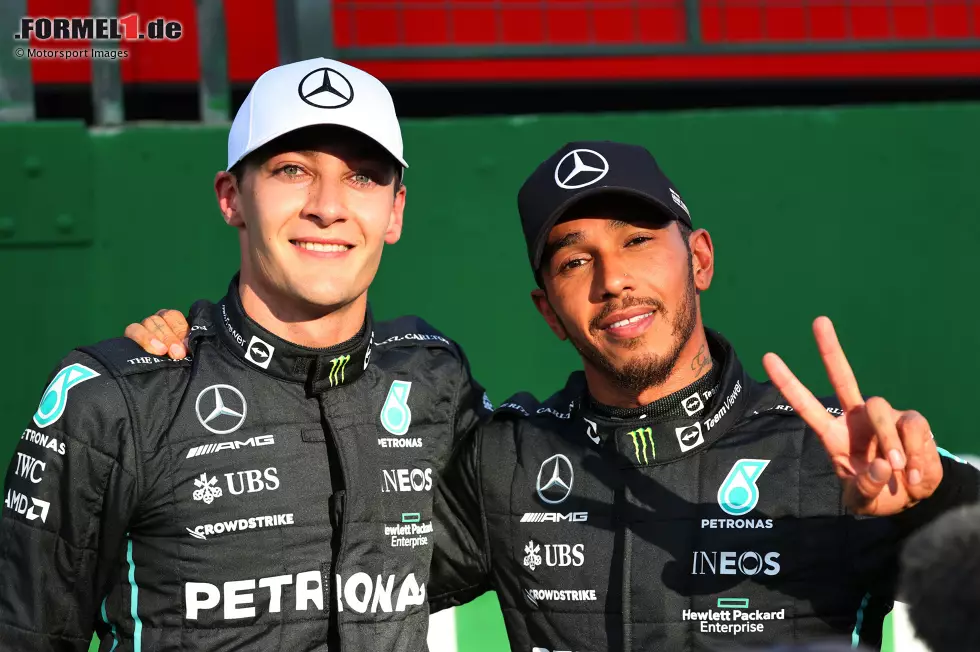 Foto zur News: George Russell (Mercedes) und Lewis Hamilton (Mercedes)