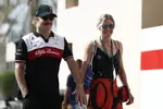 Foto zur News: Valtteri Bottas (Alfa Romeo) mit Freundin Tiffany Cromwell