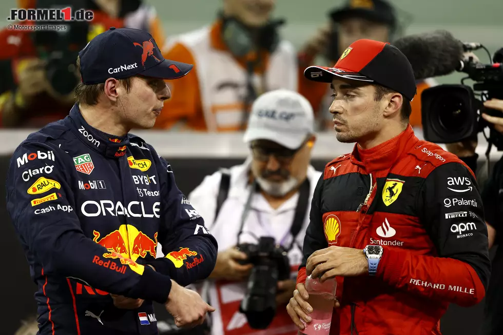 Foto zur News: Max Verstappen (Red Bull) und Charles Leclerc (Ferrari)