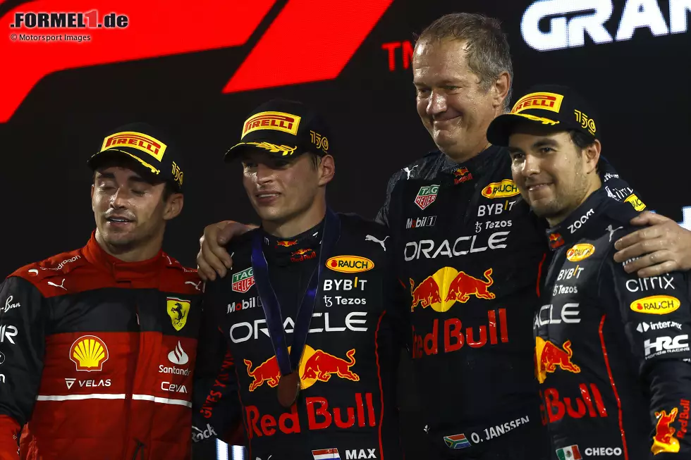 Foto zur News: Charles Leclerc (Ferrari), Max Verstappen (Red Bull) und Sergio Perez (Red Bull)