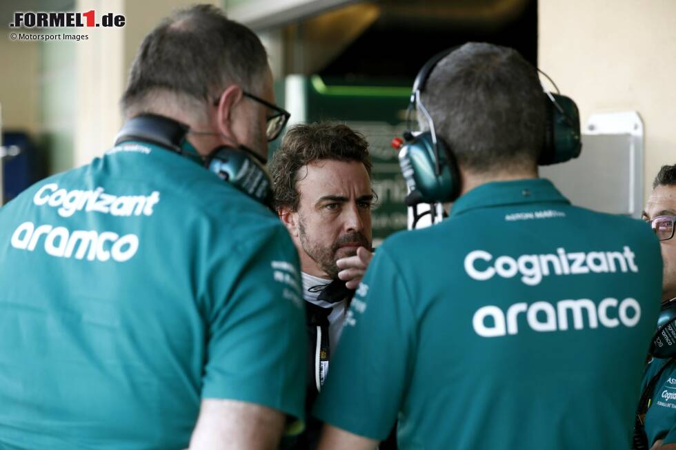Foto zur News: Fernando Alonso  (Aston Martin)