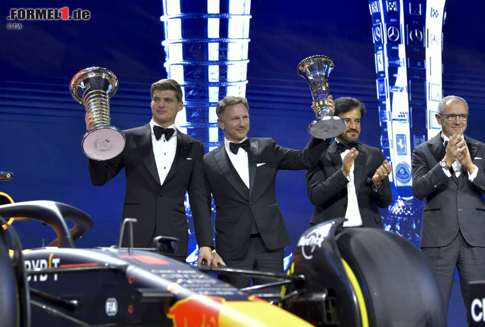 Foto zur News: Max Verstappen und Christian Horner (Red Bull)