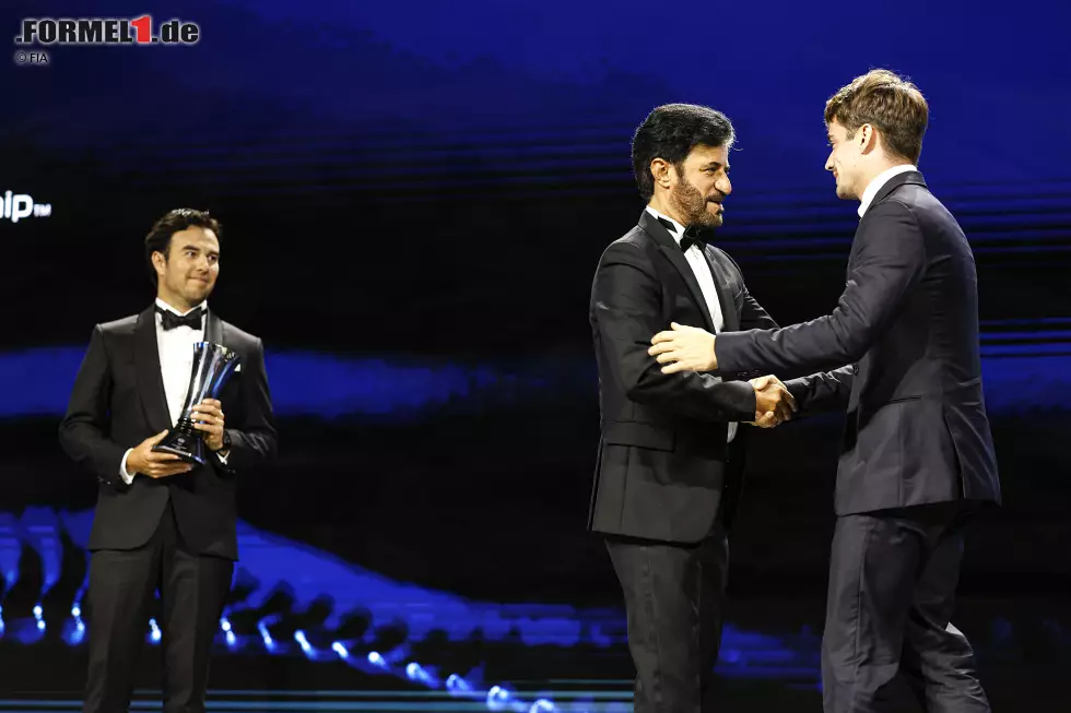 Foto zur News: Mohammed bin Sulayem (FIA) und Charles Leclerc (Ferrari)